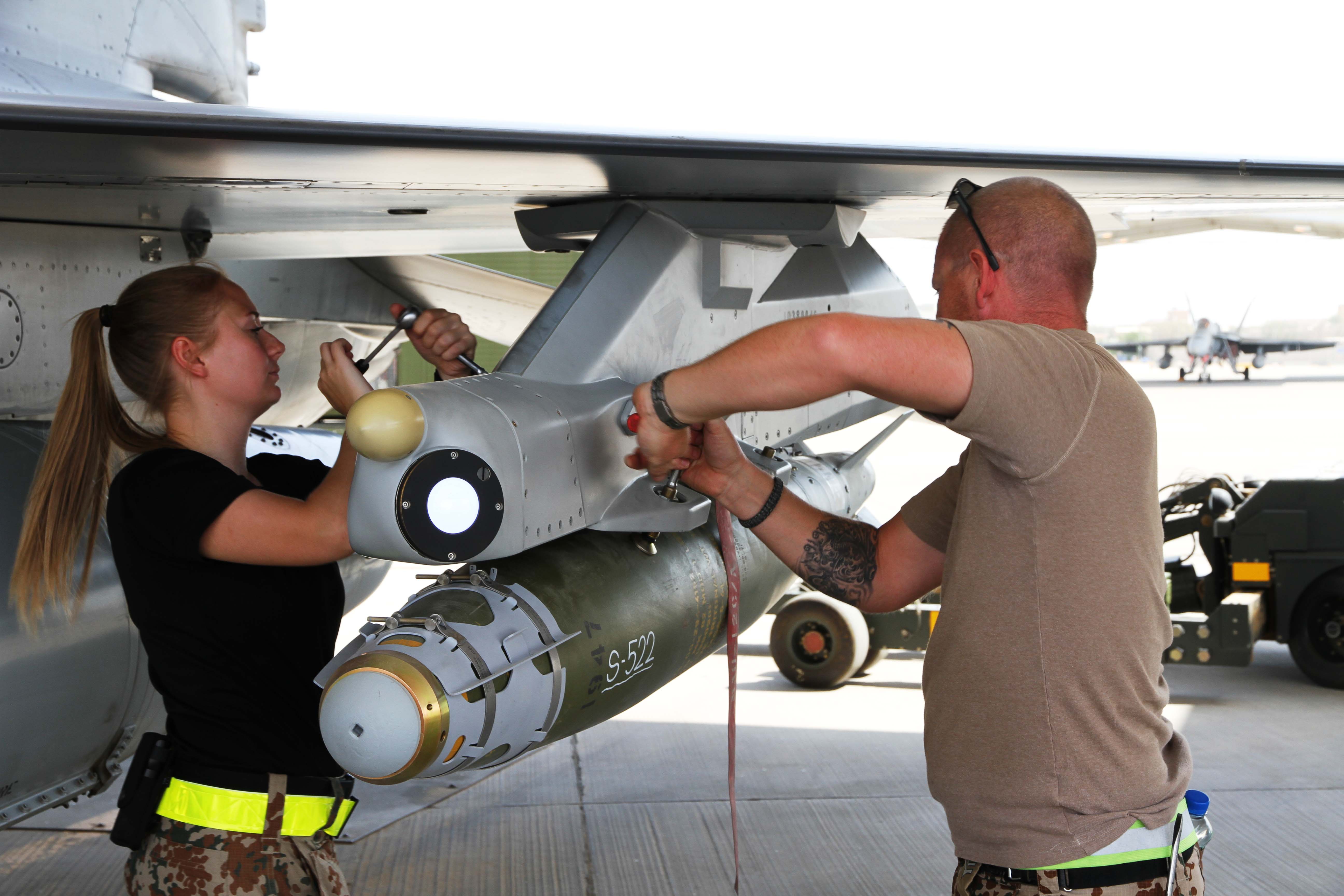 Danish technicians check weapons for final F-16 missions (Denmark MoD/ )
