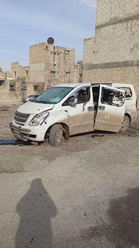 @DeirEzzorNow showed the destruction after missiles hit Al-Bab in the market and a crowded street (Image via Twitter)