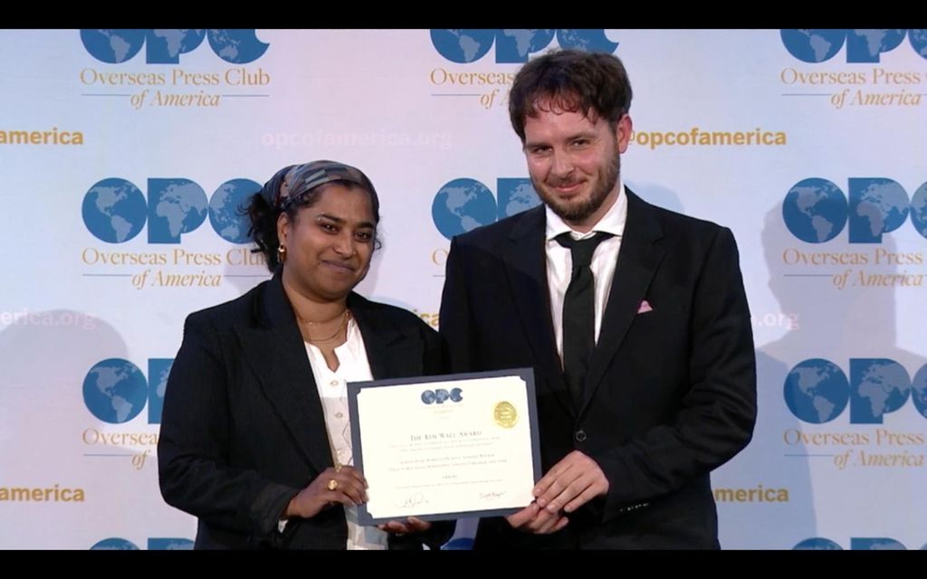 Airwars' Rowena De Silva and Joe Dyke accept the  OPC award in New York