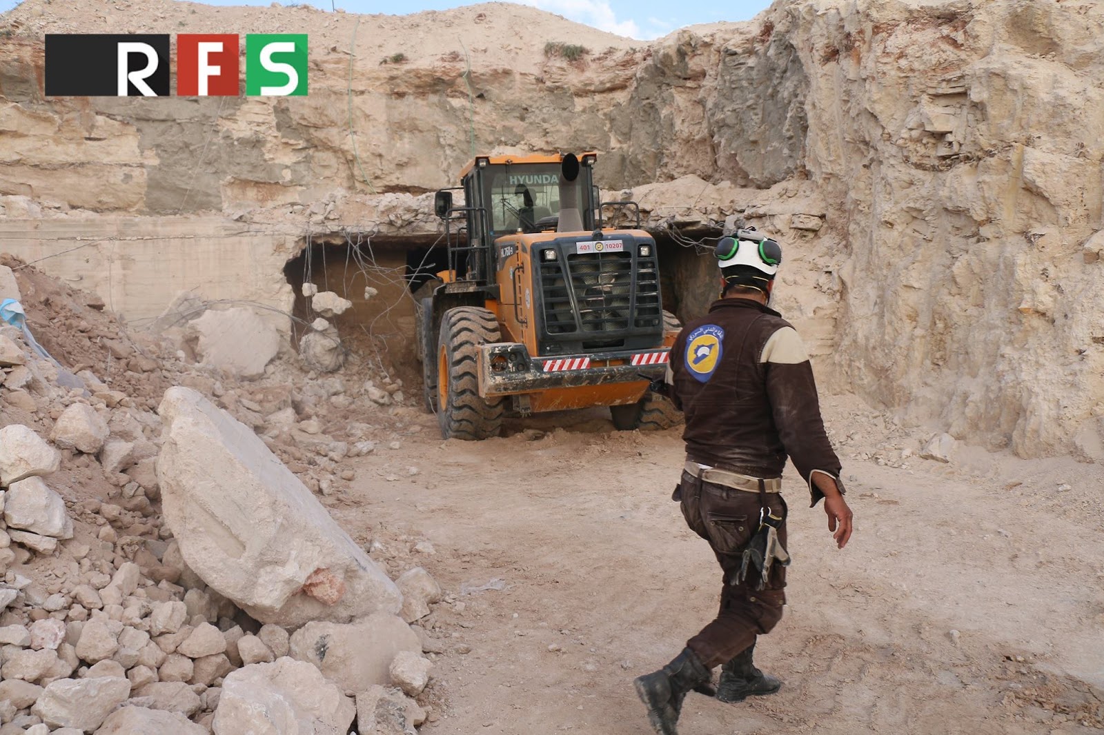 The White Helmets attempt to search for the missing following an airstrike on Abidien hospital, Abidien, 22nd April 2017. (via RFS)