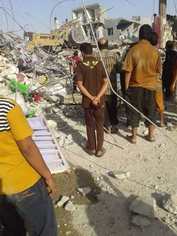 Residents at site of alleged Oct 16th Coalition strike at Hit which reportedly killed 10 civilians (via Iraqi Revolution)