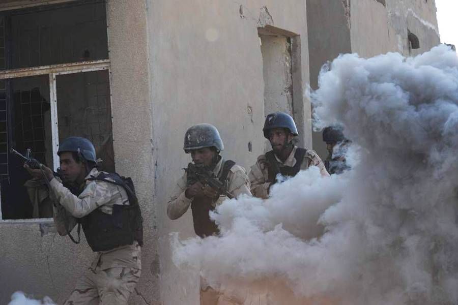 Iraqi troops being traned by Dutch forces, northern Iraq (Netherlands MoD)