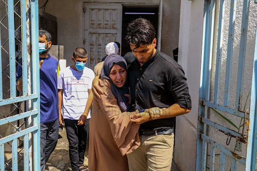 Funeral for members of the Al-Rantisi family killed in strikes on Al Jeniya neighborhood on May 13, 2021. (Image posted by Anadolu Agency)