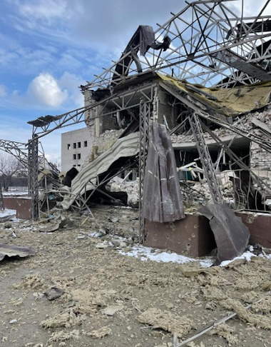 Destruction of the Central City Hospital (Центральна міська лікарня) of Izium (Ізюм) following reported Russian shelling on March 8th 2022, posted on Facebook by a user whose name has been redacted for security reason