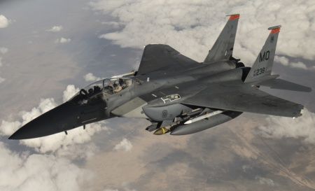 A U.S Air Force F-15 Strike Eagle flies over Iraq, March 17, 2016 in support of Operation Inherent Resolve (US MoD)