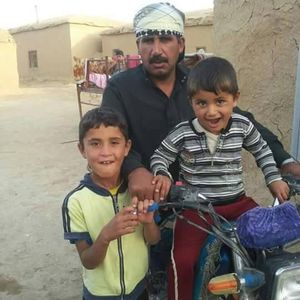 Ali Sleiman Al Abdallah and his children, killed in a reported Coalition strike December 7th 2015 (via Hassakah Youth Union)