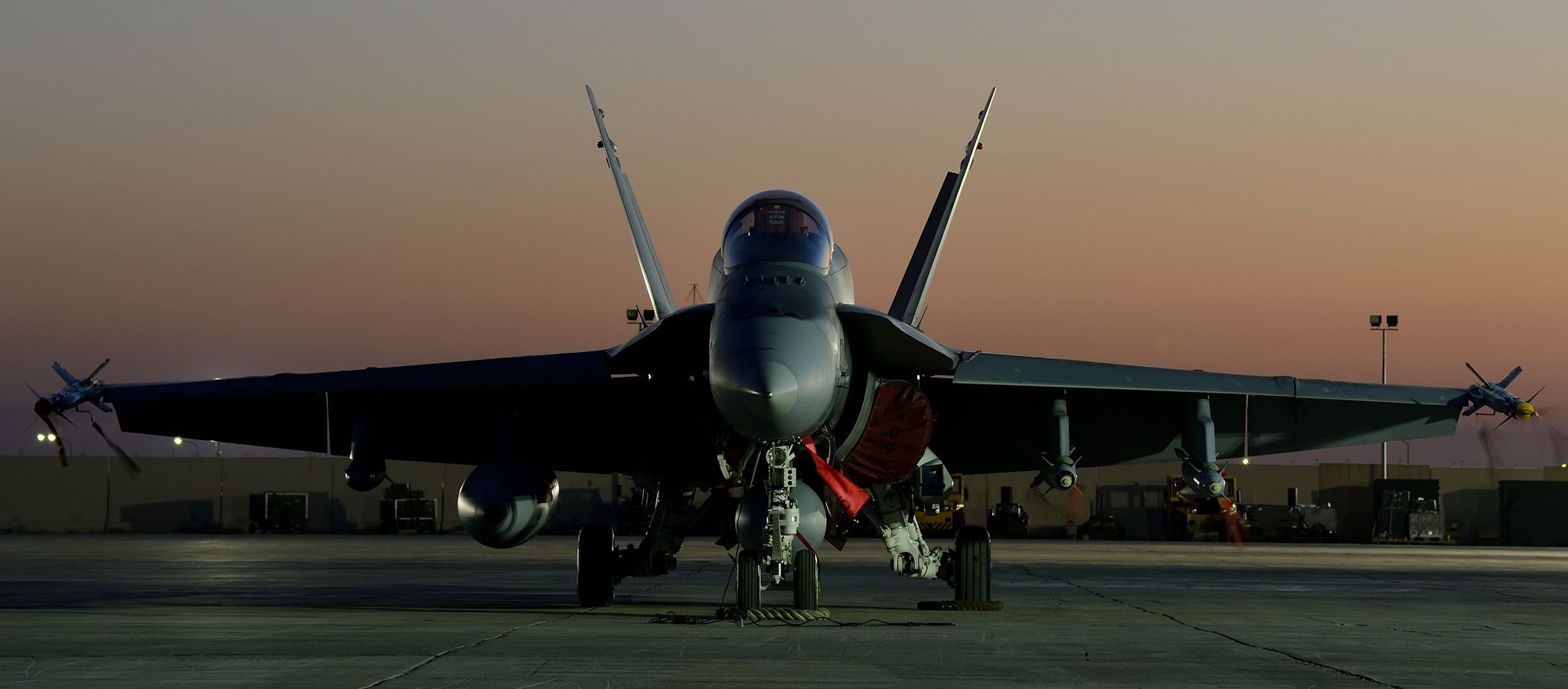 Canadian CF-18 in Kuwait armed and ready for combat mission over Iraq (Canadian Forces )