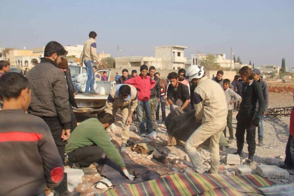 Bodies are removed from the site of an alleged Russian raid on Bansh, November 28th (via SN4HR)
