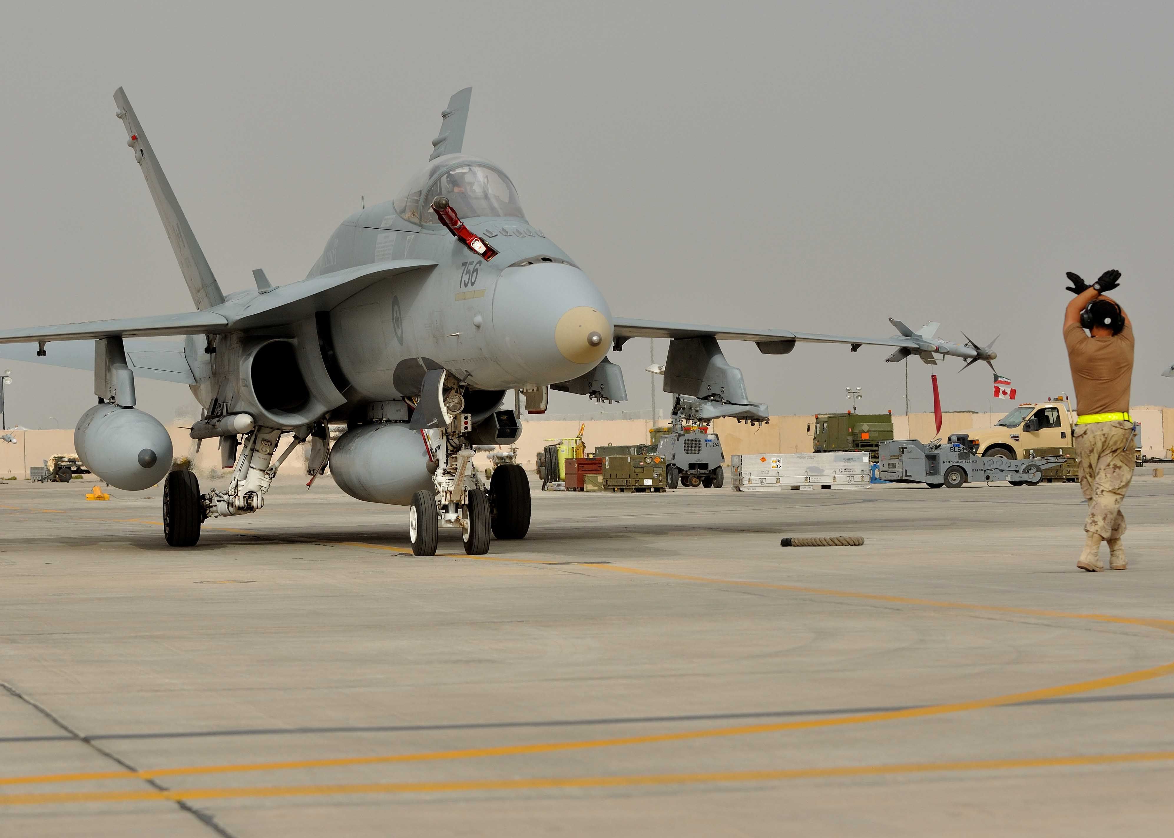 A CF-188 Hornet after taking part in Canada's first airstrike in Syria, April 8 2015 (Canadian MoD)