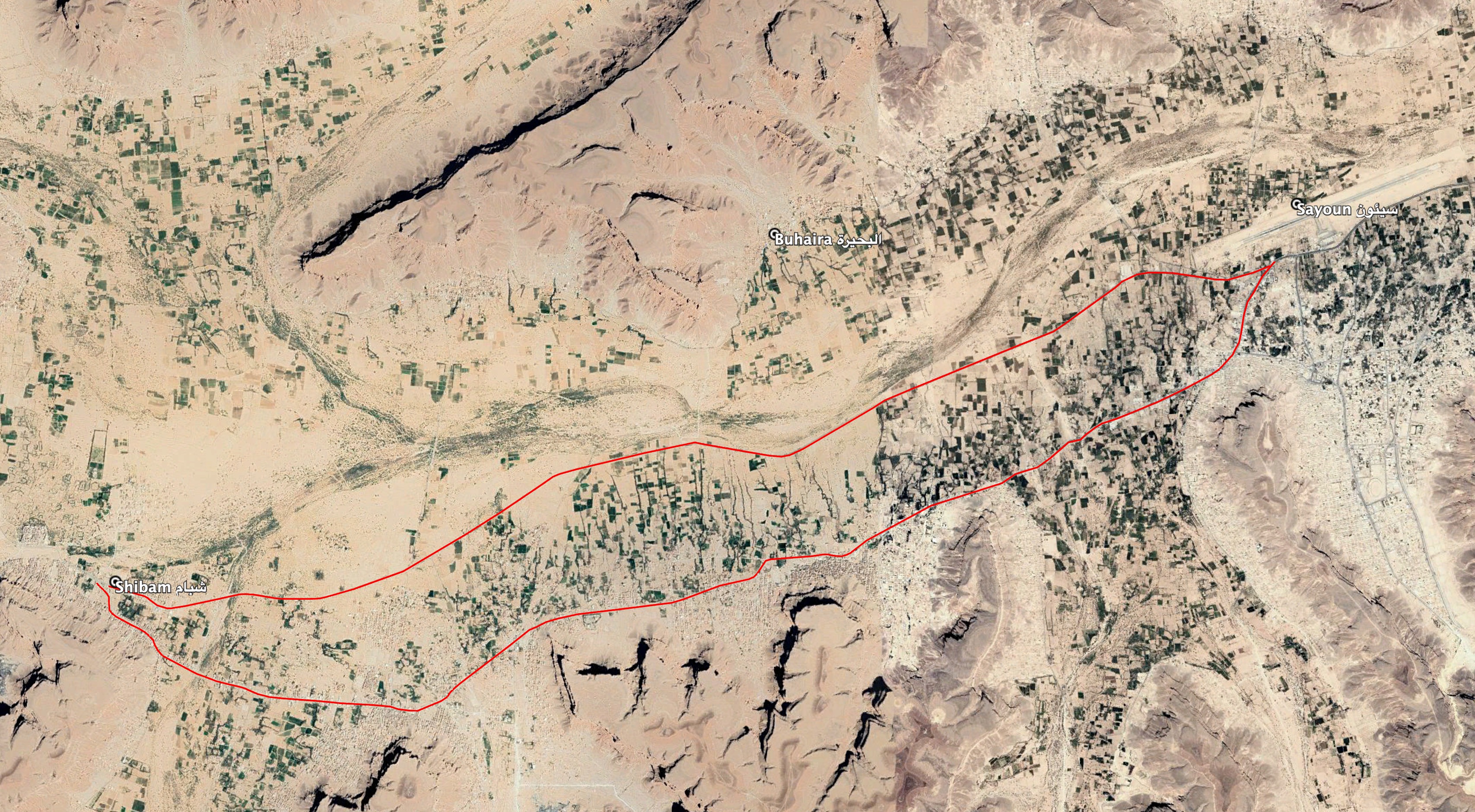 Shibam (شبام), Sayoun (سيئون) and Buhaira (البحيرة), and the two main roads marked in red