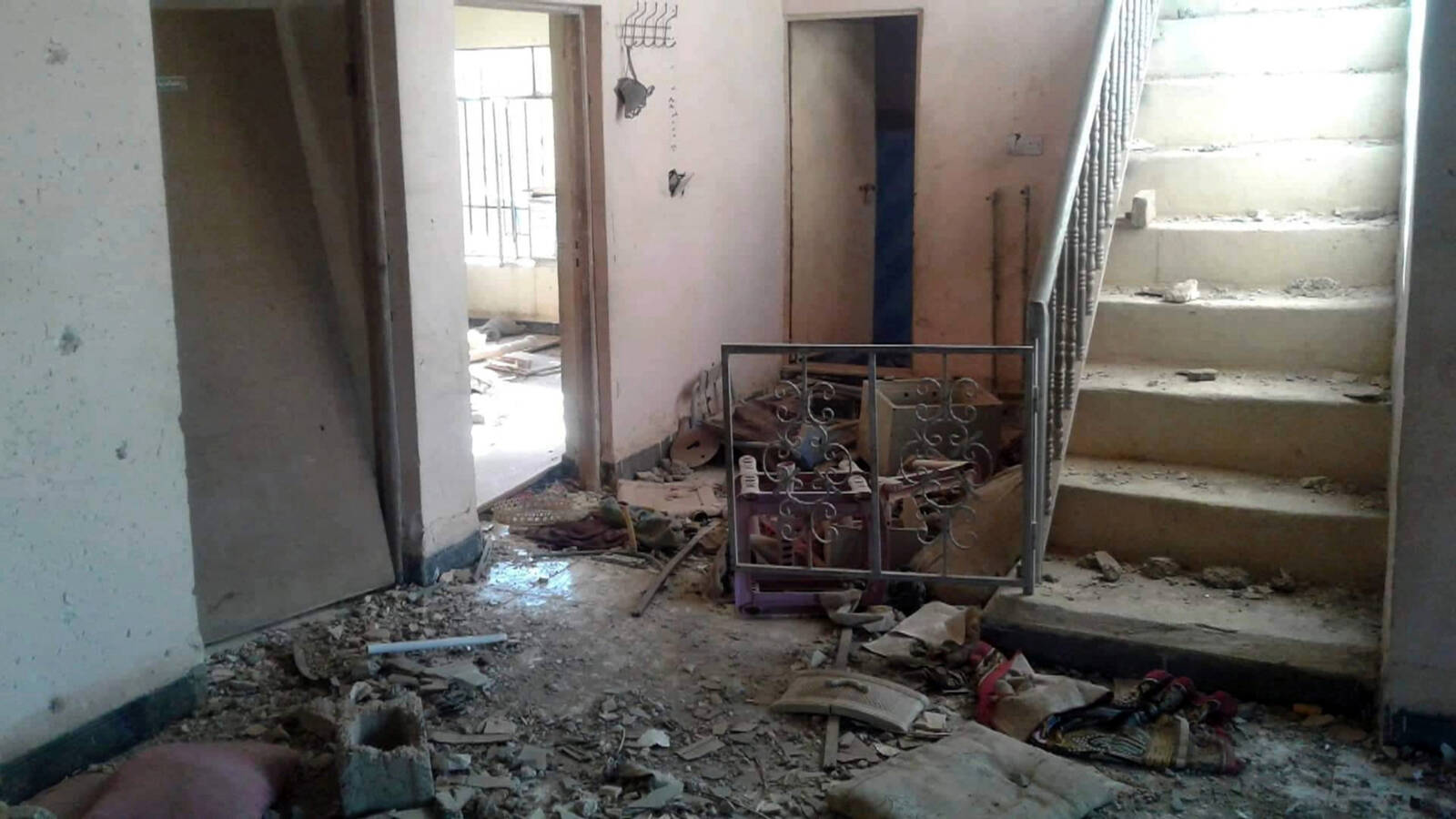 A photo that Alaa Qader took of his house, 1 to 1,5 kilometers away from the site of the incident, after a Dutch airstrike on an ISIS weapon facility in Hawijah, Kirkuk, on June 2nd-3rd 2015 (via NOS).