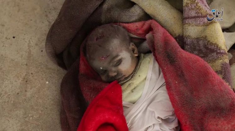 An unnamed baby reportedly killed in US or Coalition airstrikes on New Mosul neighbourhood, on 12 January 2017 (via ‏@yasinalmawsili)