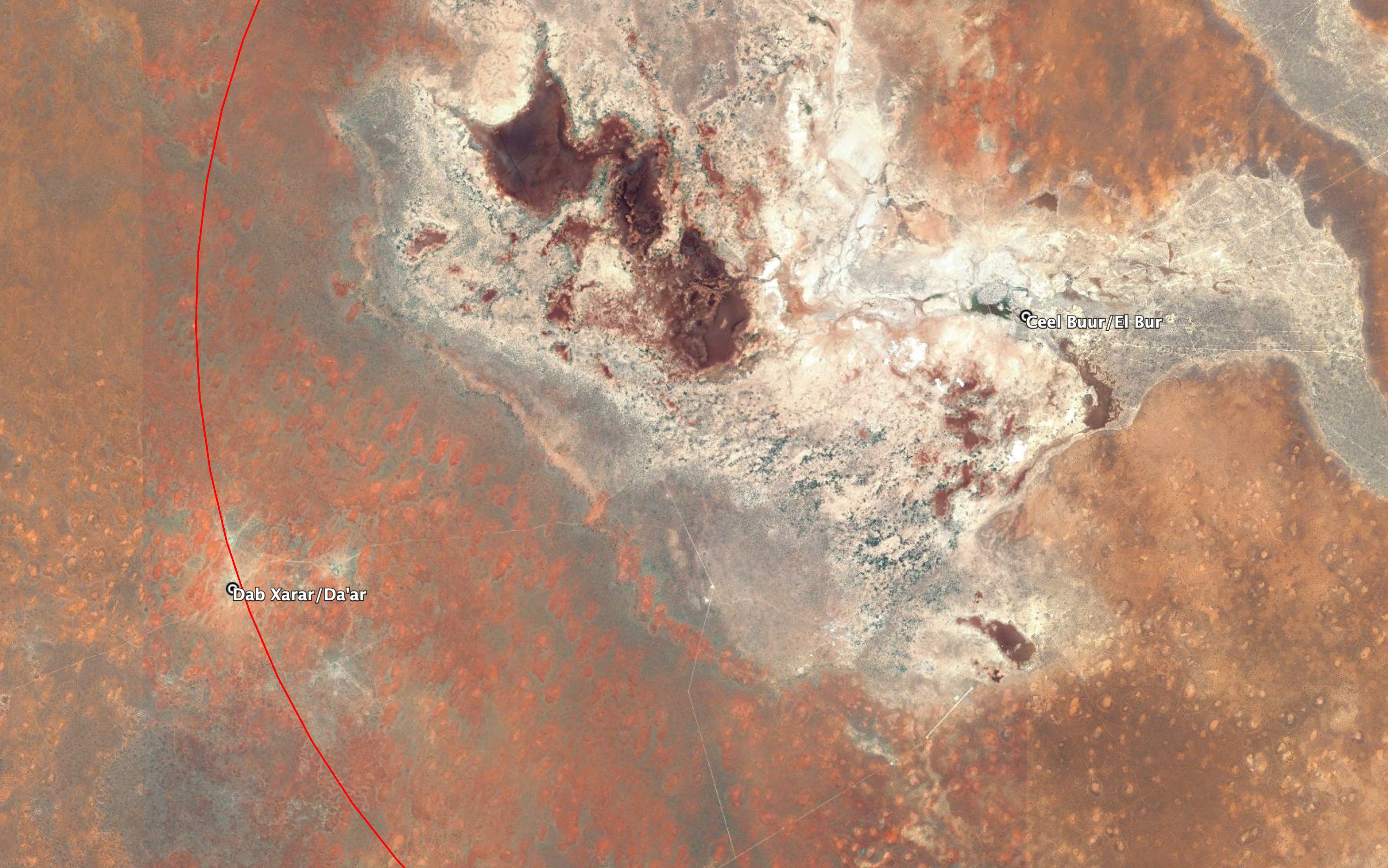 The village Dab Xarar located 20 kilometers west of Ceel Buur/El Bur (radius of 20 kilometers marked in red)