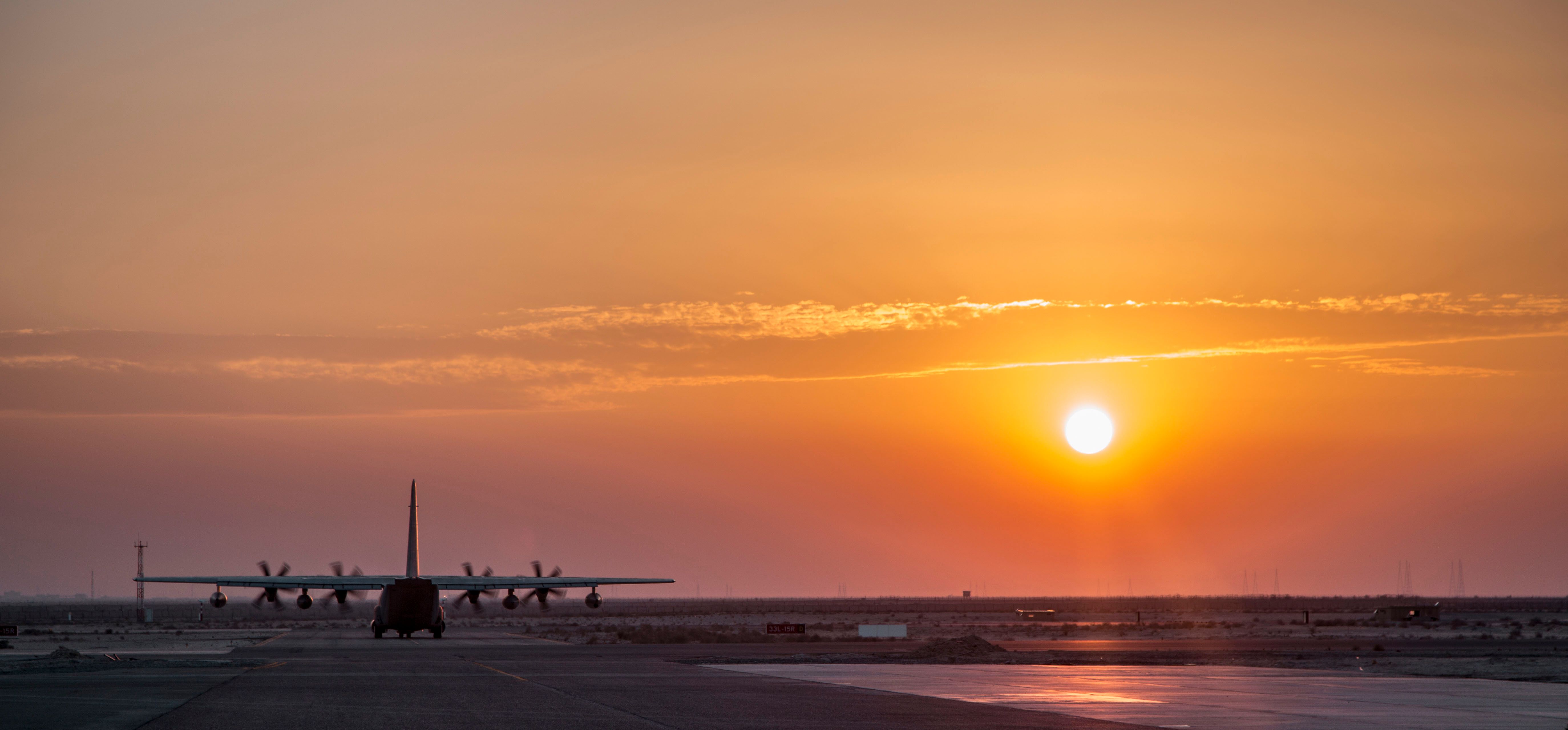 A US Marine Corps KC-130 Hercules refueler at sunset,(USMC/ Staff Sgt. Nathan O. Sotelo)