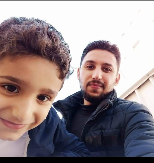 ‎محمد طبش‎ is with ‎مراد مصطفى‎.