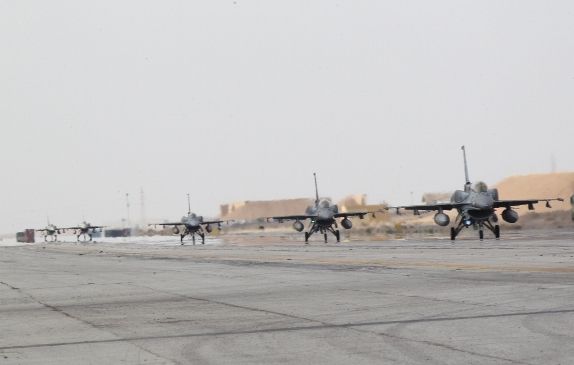 A squadron of AUE F-16s arrives in Jordan to support the war against ISIL, February 8th 2015