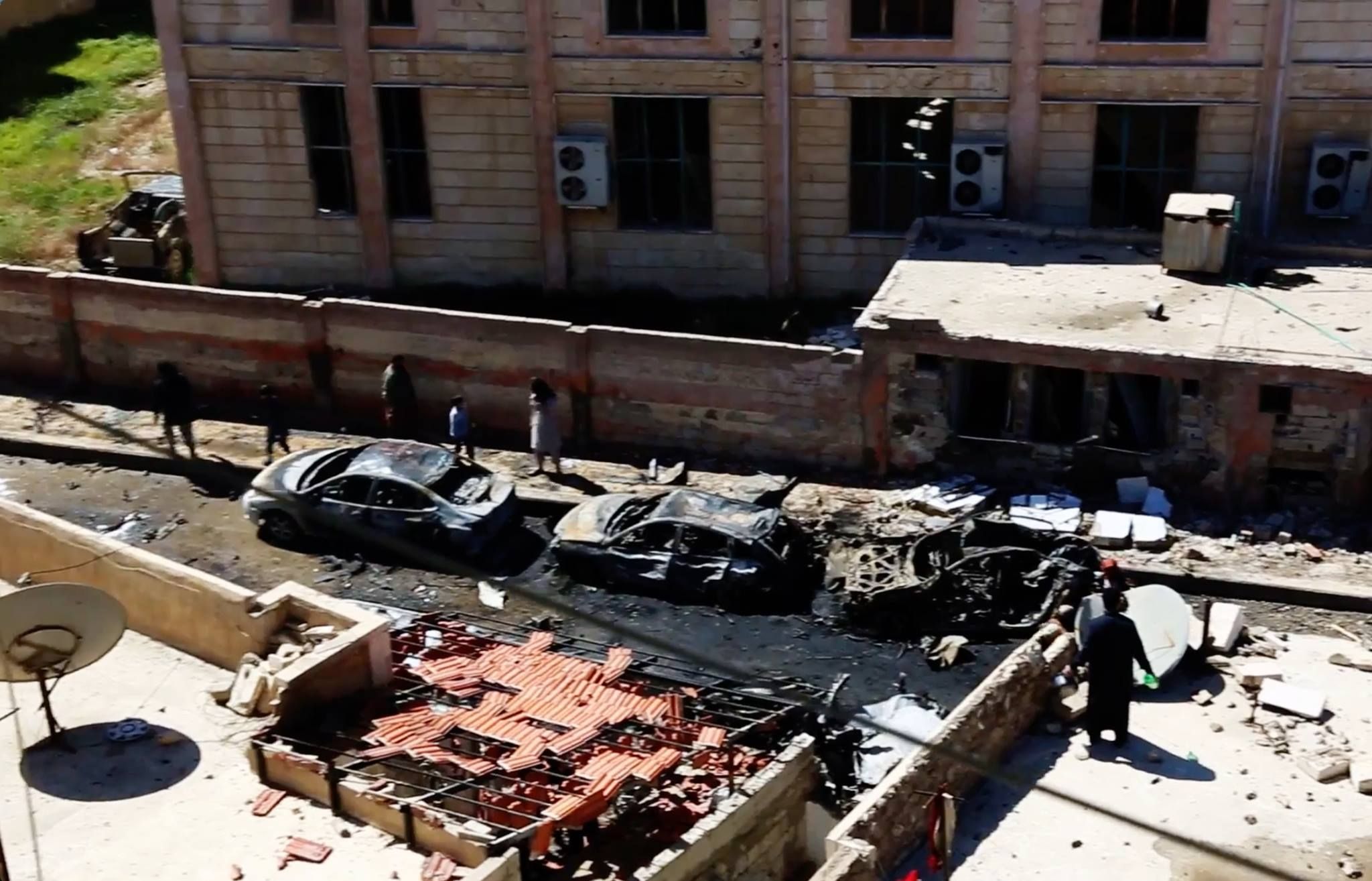 The Al Nour mosque in Raqqa after it was hit in a likely Coalition targeted strike April 1st (via Raqqa Is Being Slaughtered)