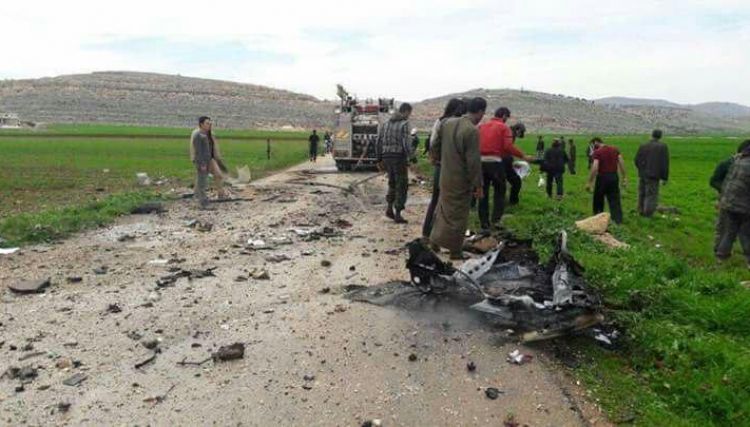 The aftermath of a strike on the road between Sarmada and Kafr Daryan in which two or three nearby civilians were alleged killed, March 27th (via Baladi)