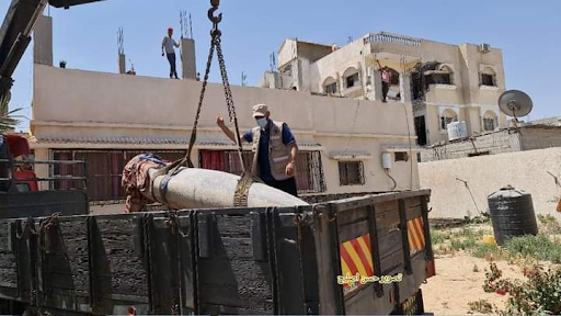 Crews work to remove the unexploded Israeli missile that landed in the home of Muhammad and Munis Muhareb east of Ma’an area on May 20, 2021. (Image posted by @gGY33TX9eprjsHt)