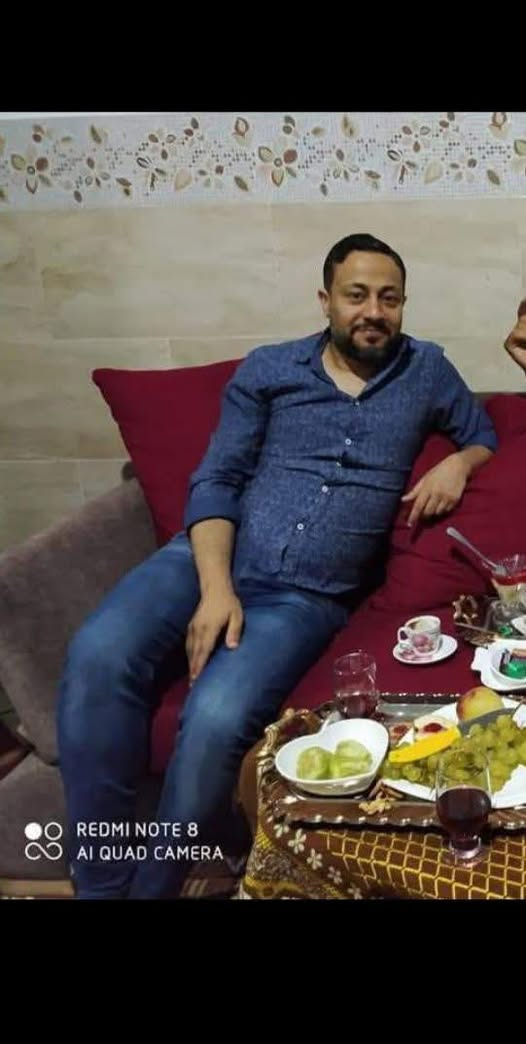‎محمد مازن‎ is with ‎اسامه حسني‎ and ٣ others.