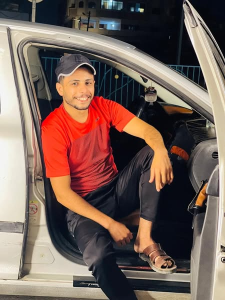 Mohammed Abedalaal is with ‎مصطفى محمود‎ and ‎مصعب زقول‎.