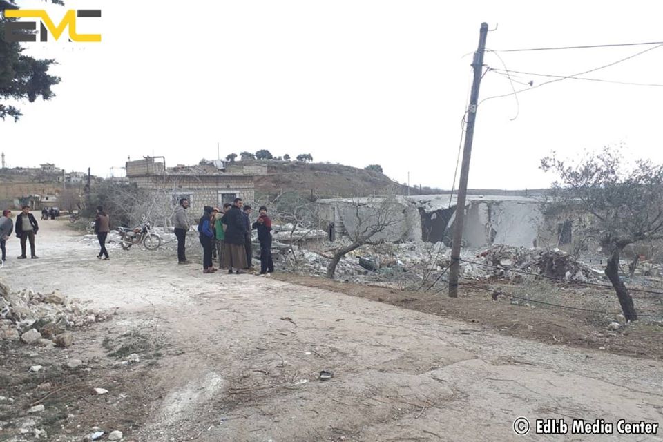 Civilians in the aftermath of alleged Russian airstrike on the village of Arinba, Idlib governorate, on January 23rd, 2020 (via EMC).