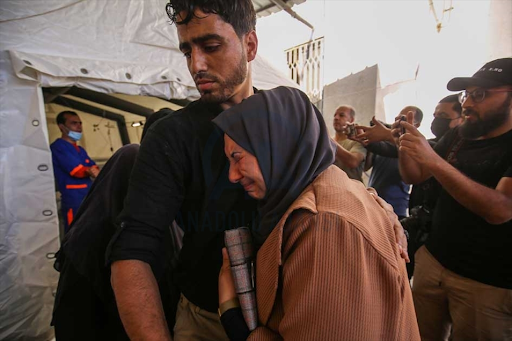 Funeral for members of the Al-Rantisi family killed in strikes on Al Jeniya neighborhood on May 13, 2021. (Image posted by Anadolu Agency)