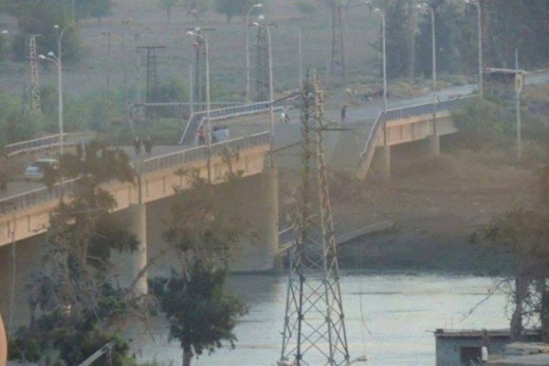 Al Siassah bridge, partially destroyed in a reported Coalition strike on October 2016 (via Shaam News Network)
