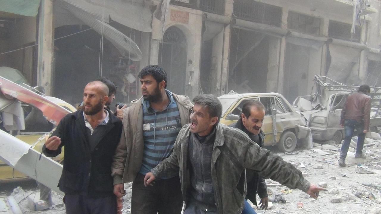 The aftermath of the alleged Russian airstrike in Aleppo, reported to have killed 25 civilians (via Alhaleej Online)