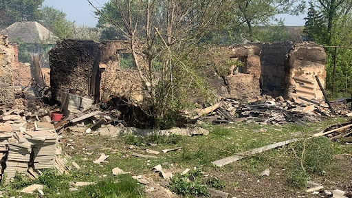 "A RUINED HOUSE IN THE ZOLOCHEV COMMUNITY. PHOTO: VIKTOR KOVALENKO FOR "SOCIAL"". Source: Ukrainska Pravda