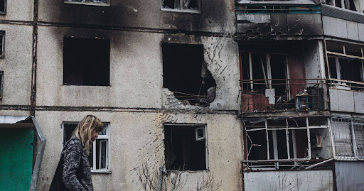 Damage to a building caused by alleged Russian shelling of Balakliia on April 6, 2022. (Image posted by Truexa News UA via Telegram)