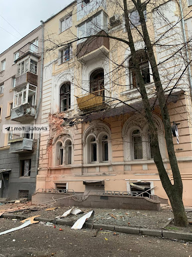 Damage caused by alleged Russian shelling of Kharkiv on April 17, 2022. (Image posted by XC_Kharkiv via Telegram)